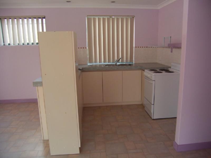8/31 Salmongum Grove, Beechboro WA 6063