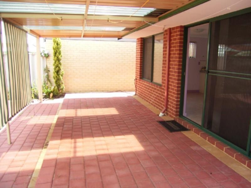 8/31 Salmongum Grove, Beechboro WA 6063