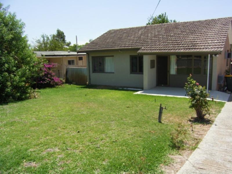 9 Altone Road, Lockridge WA 6054