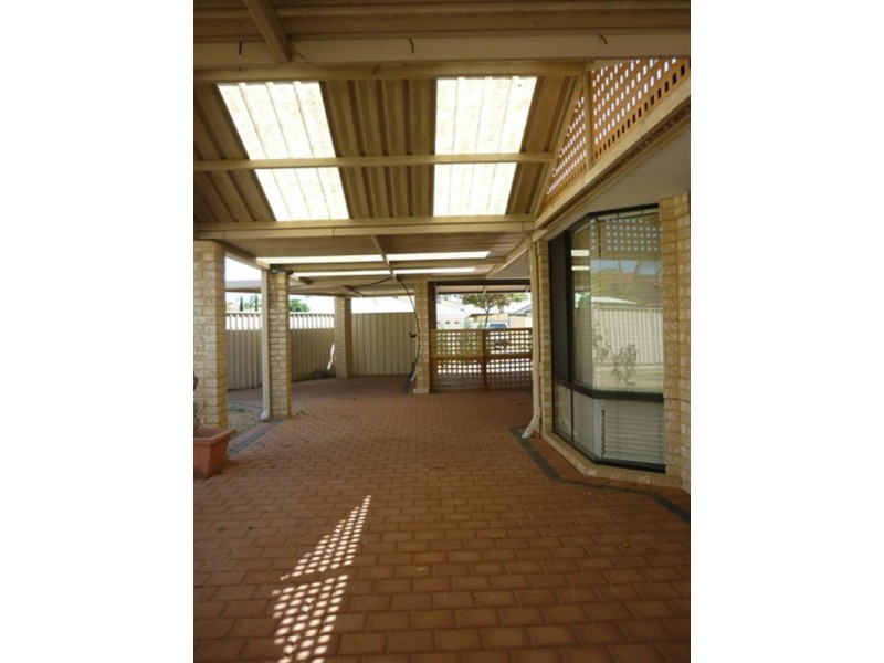 4 Woolmers Loop, Landsdale WA 6065