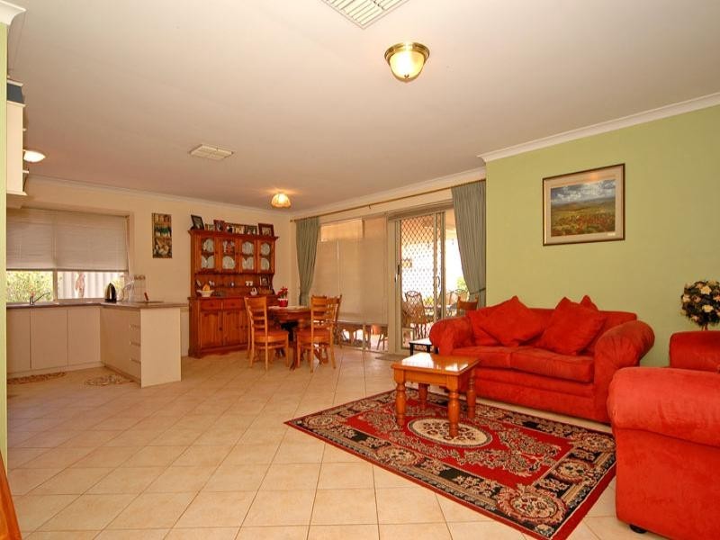 96 Bennett Street, Caversham WA 6055