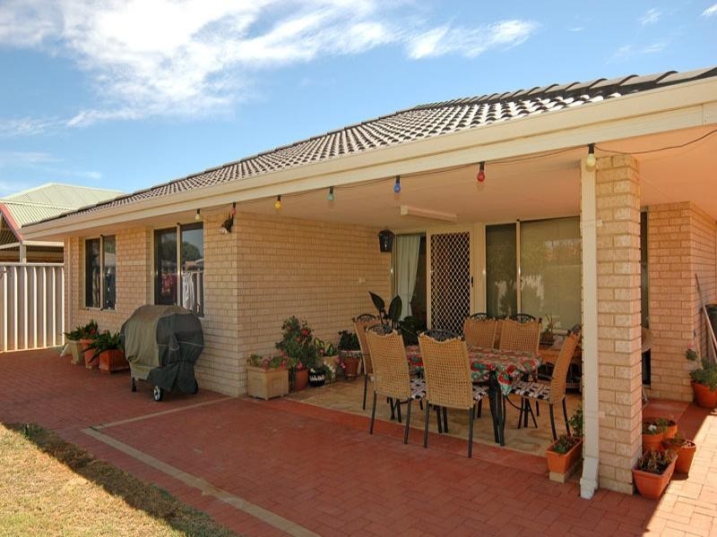 96 Bennett Street, Caversham WA 6055