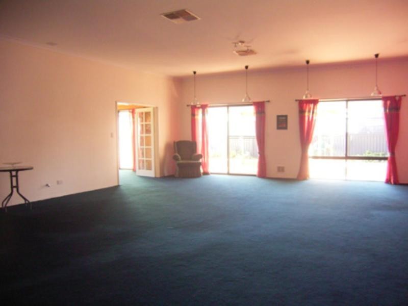 1829 West Swan Road, Caversham WA 6055