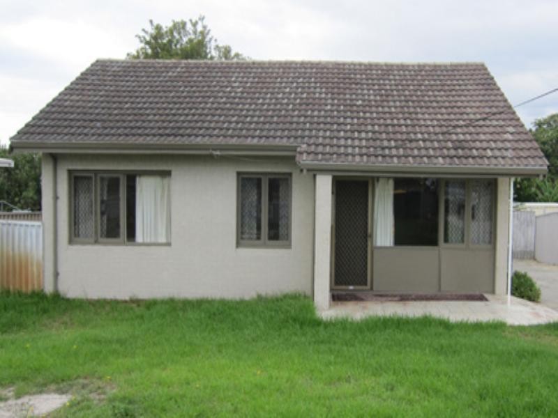 9 Altone Road, Lockridge WA 6054