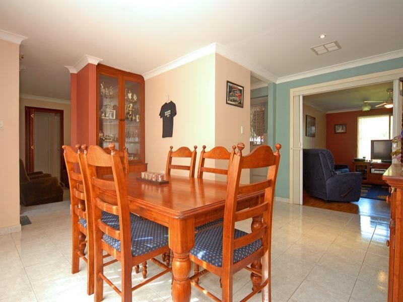 2 Satelite Retreat, Kiara WA 6054