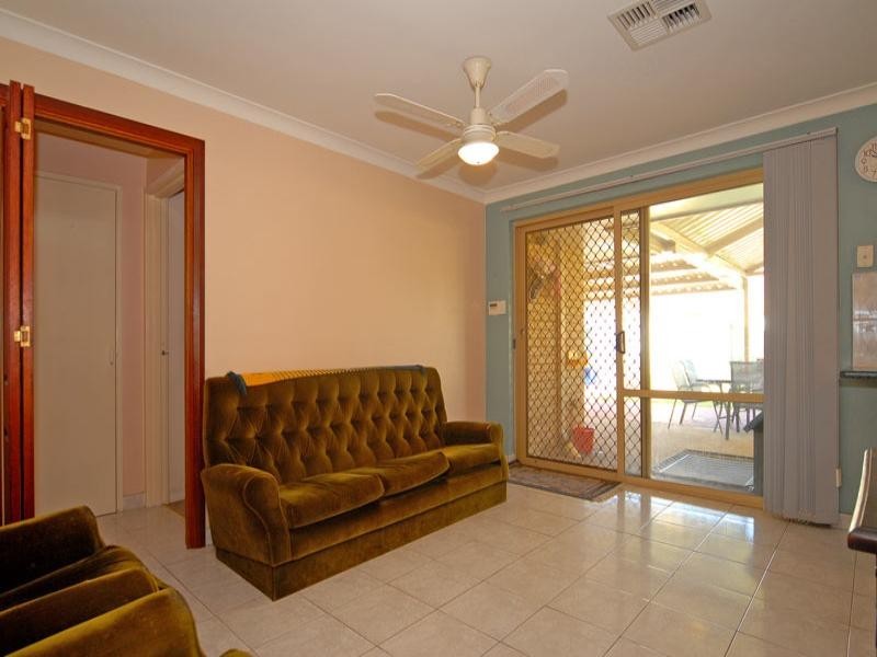 2 Satelite Retreat, Kiara WA 6054