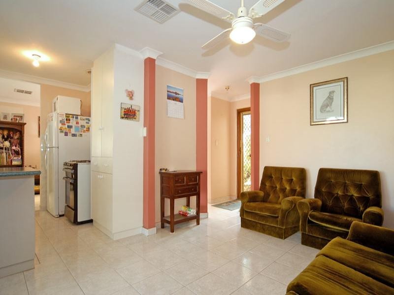 2 Satelite Retreat, Kiara WA 6054