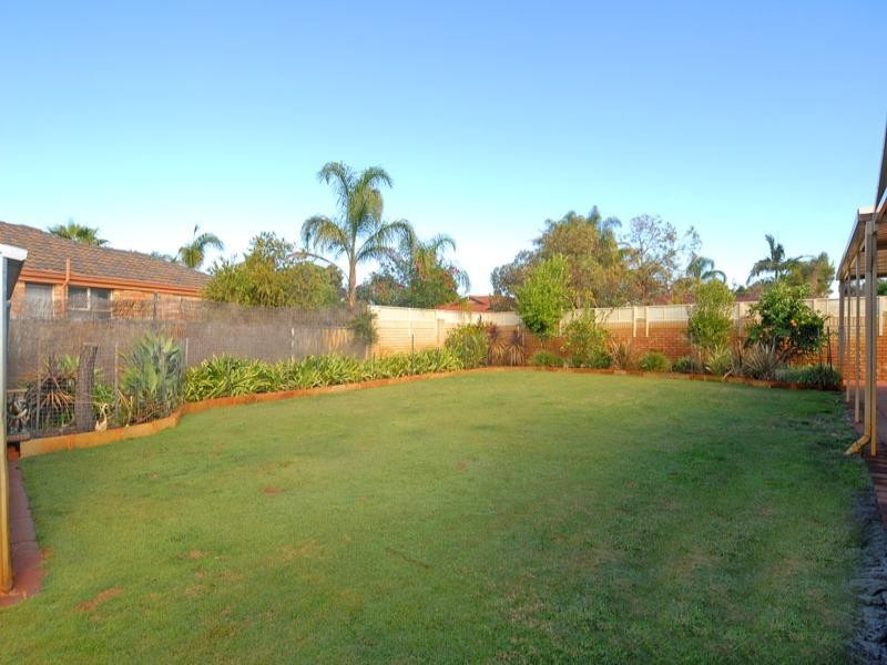 2 Satelite Retreat, Kiara WA 6054