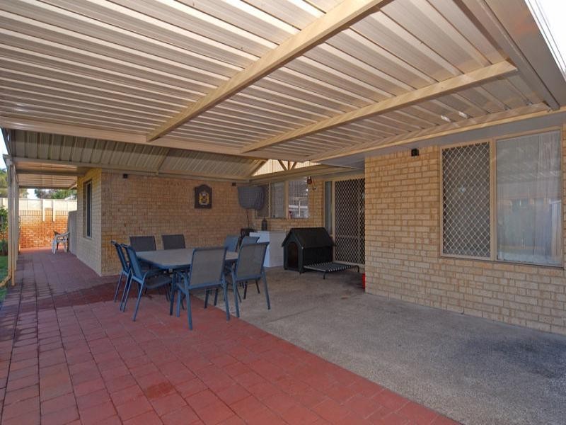 2 Satelite Retreat, Kiara WA 6054