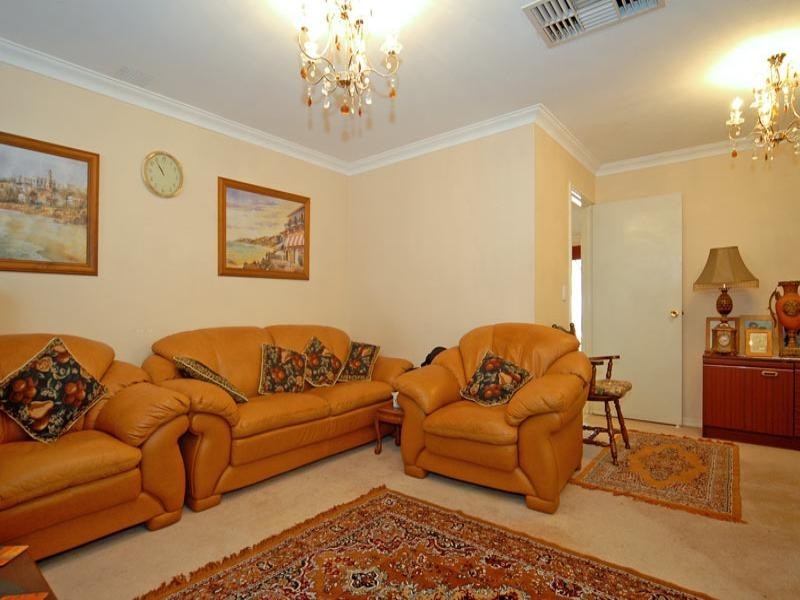 33 Roseheath Boulevard, Kiara WA 6054