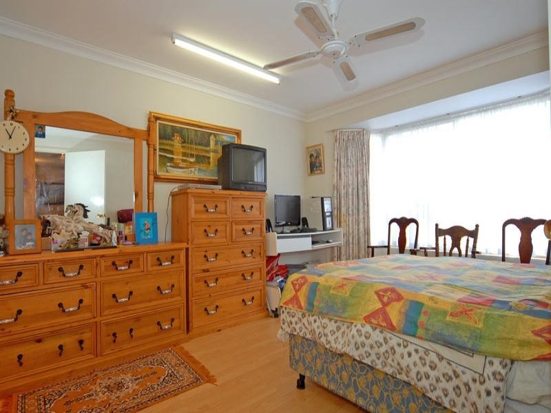 33 Roseheath Boulevard, Kiara WA 6054