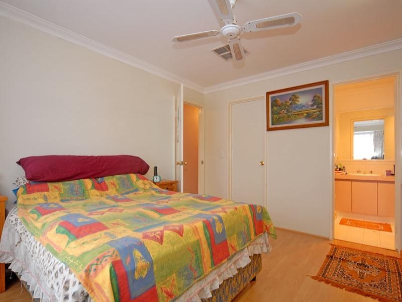 33 Roseheath Boulevard, Kiara WA 6054