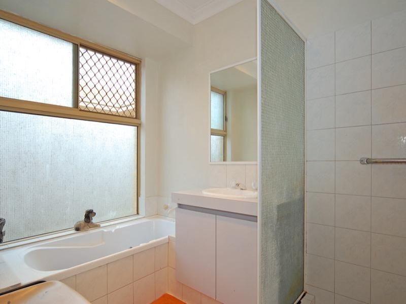 33 Roseheath Boulevard, Kiara WA 6054