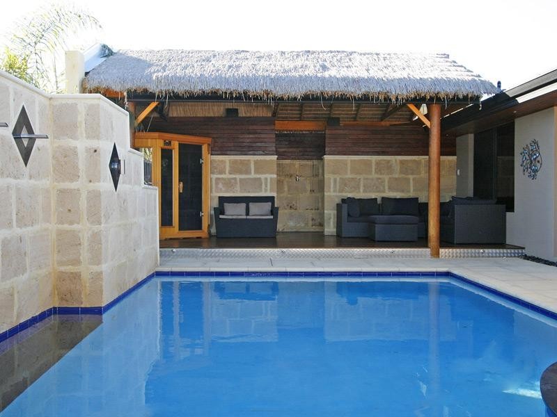 10 Simla Place, Caversham WA 6055