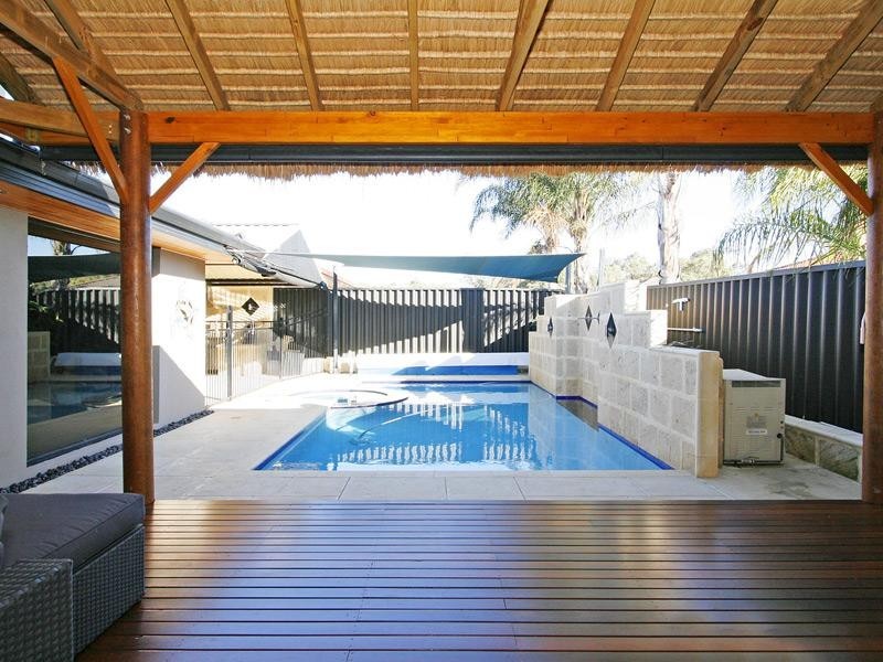 10 Simla Place, Caversham WA 6055