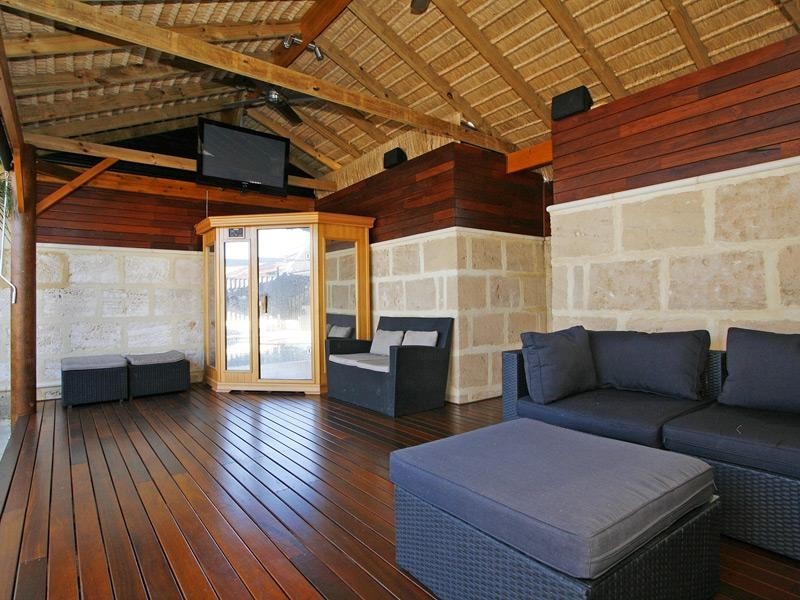 10 Simla Place, Caversham WA 6055