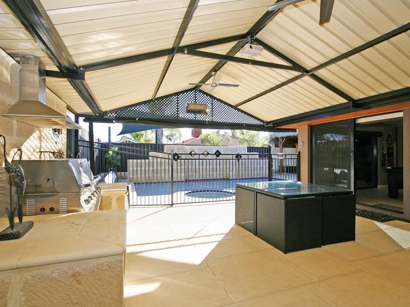 10 Simla Place, Caversham WA 6055