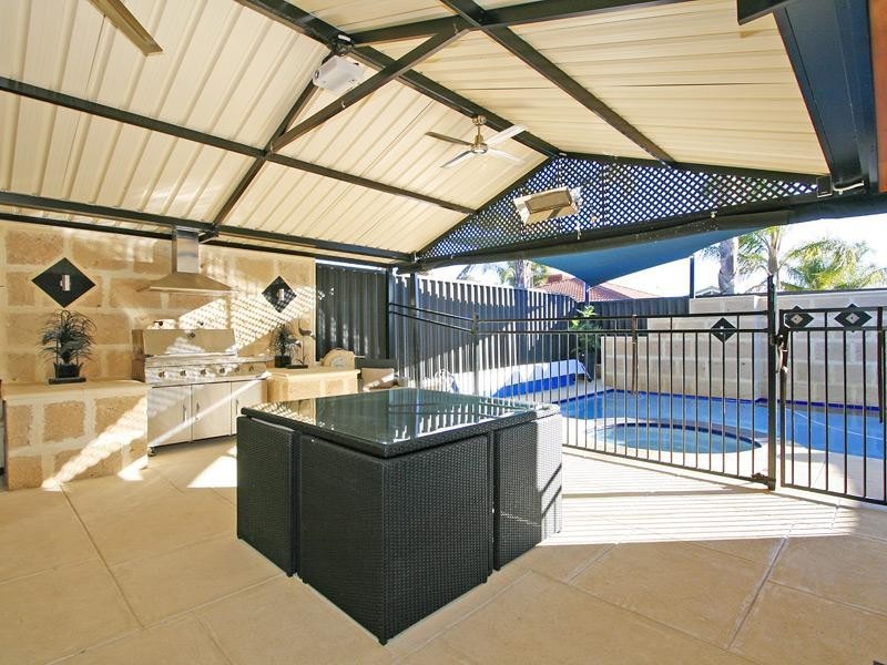 10 Simla Place, Caversham WA 6055