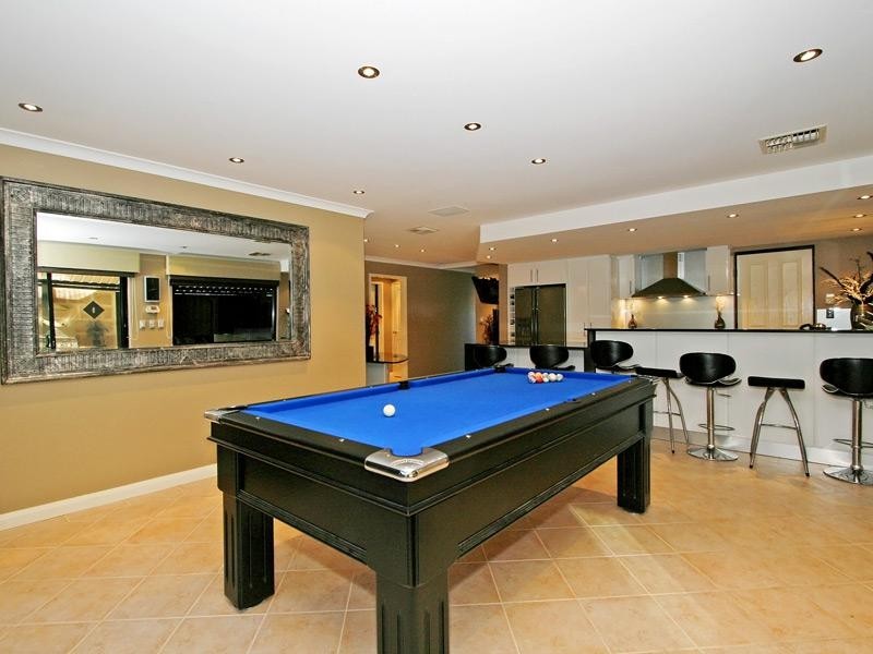 10 Simla Place, Caversham WA 6055