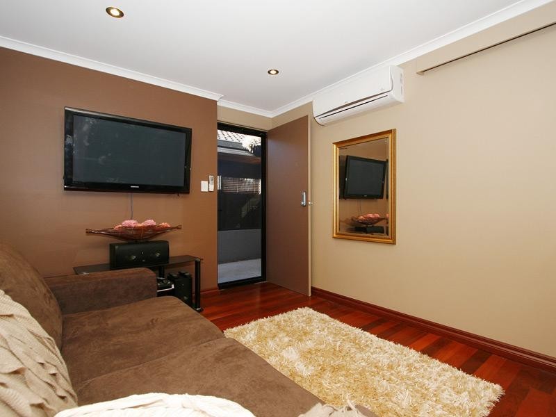 10 Simla Place, Caversham WA 6055