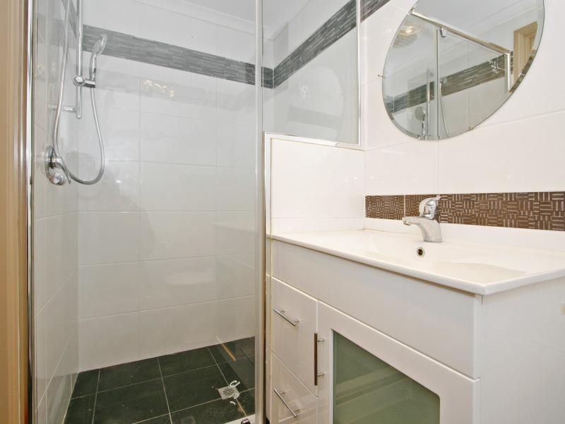 10 Simla Place, Caversham WA 6055