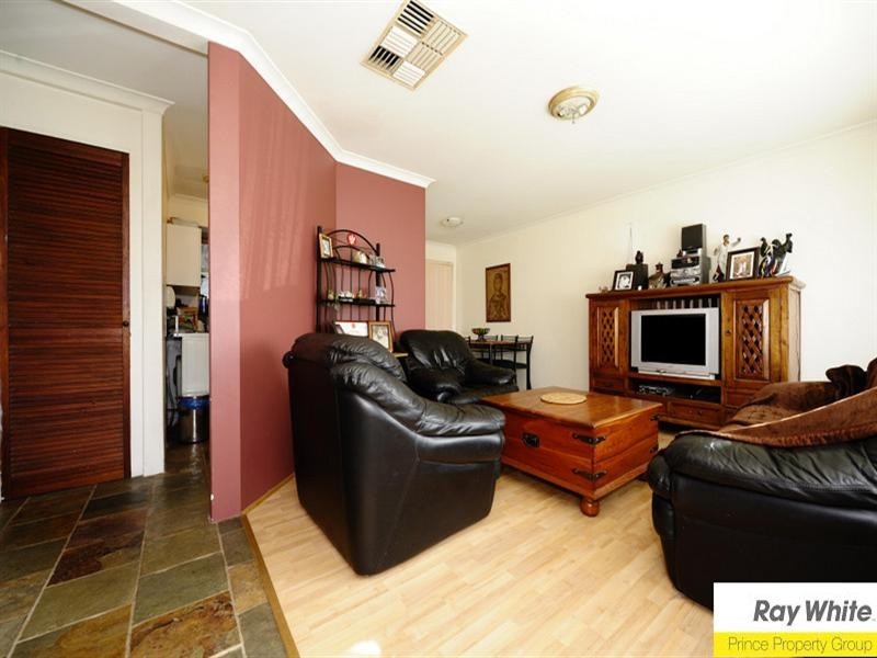 4 Knoll Place, Kiara WA 6054