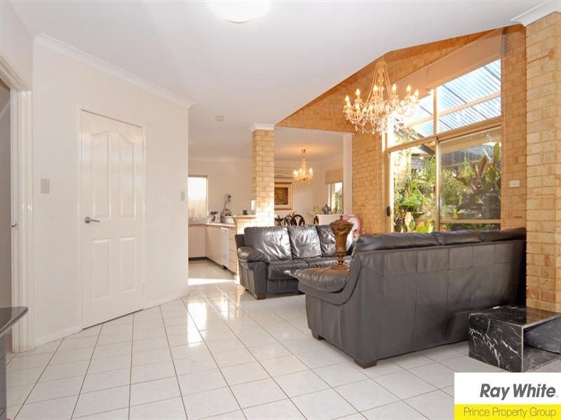 21 Swainson Place, Dianella WA 6059