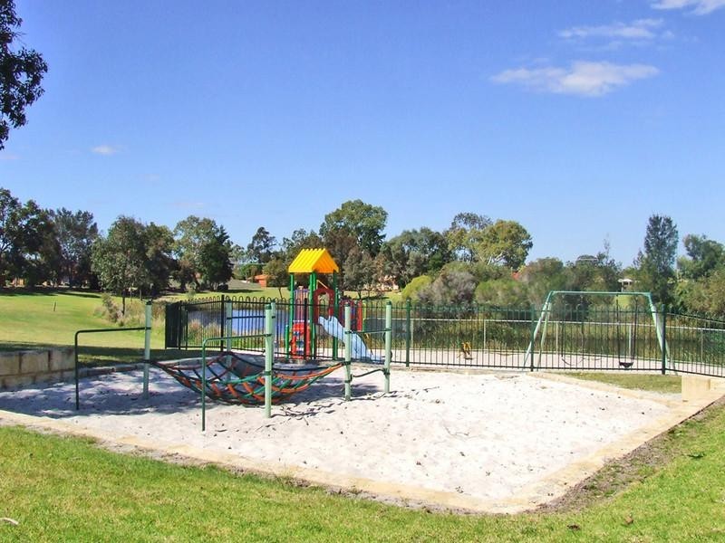 10 Mekong Place, Beechboro WA 6063