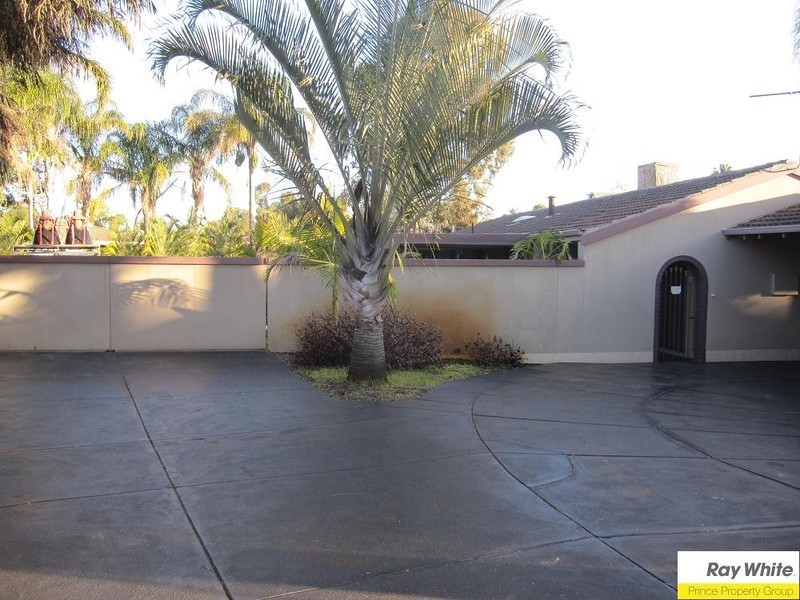 26 Maguire Avenue, Beechboro WA 6063