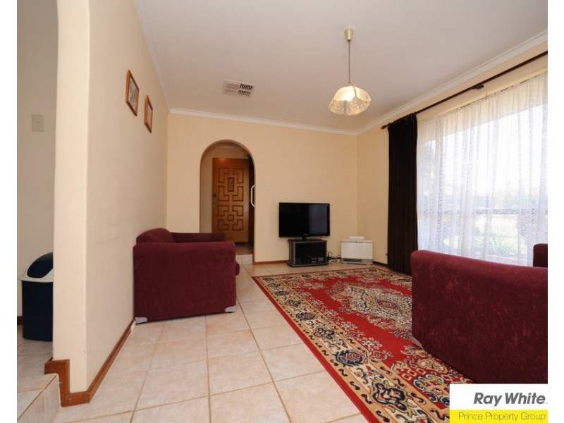 11 Dean Place, Lockridge WA 6054