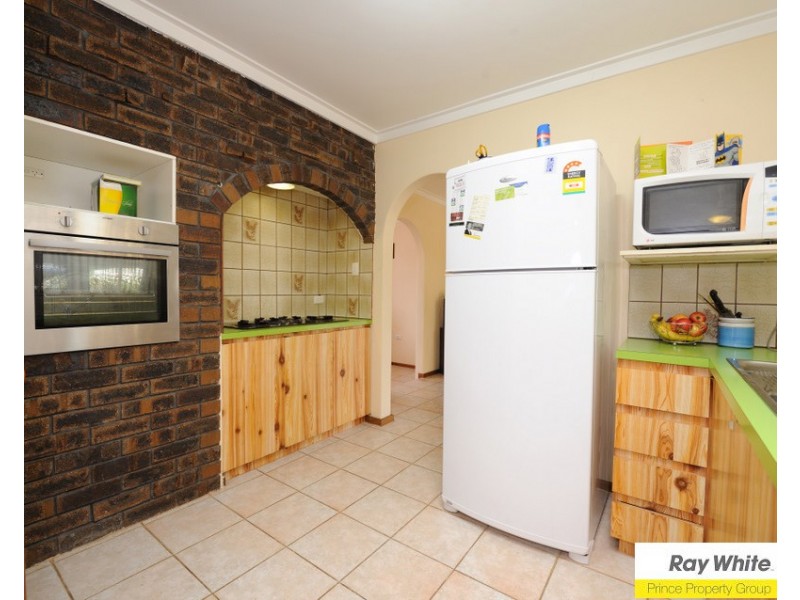 11 Dean Place, Lockridge WA 6054