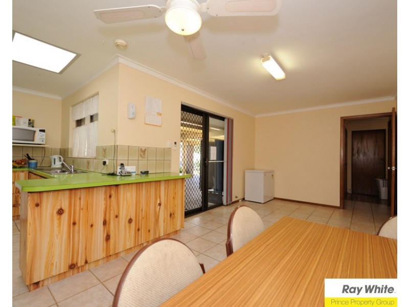 11 Dean Place, Lockridge WA 6054