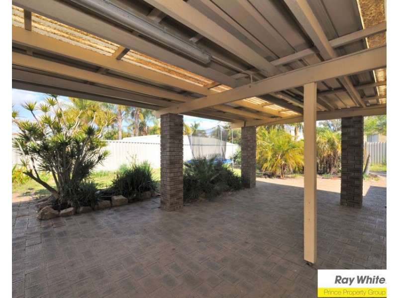 11 Dean Place, Lockridge WA 6054