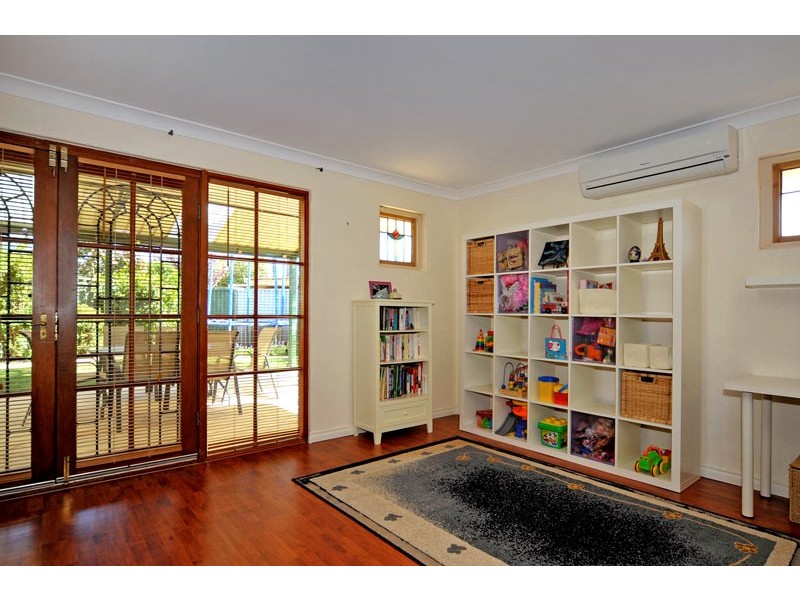 5A Gray Close, Kiara WA 6054