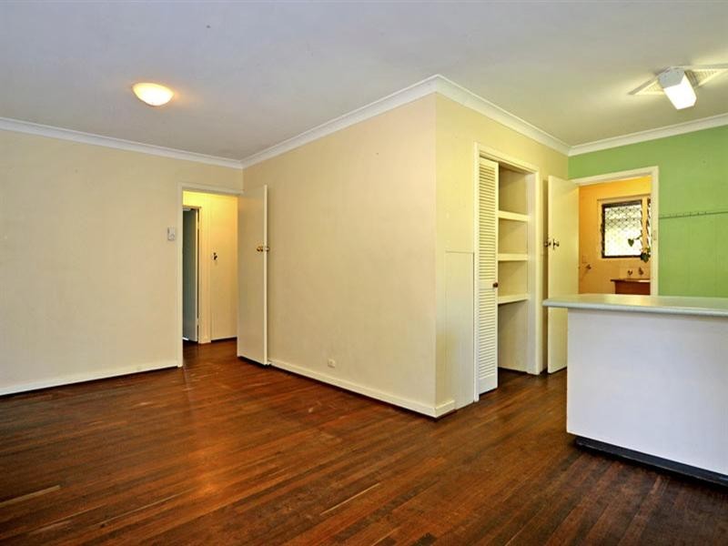 12 Sturtridge Road, Lockridge WA 6054