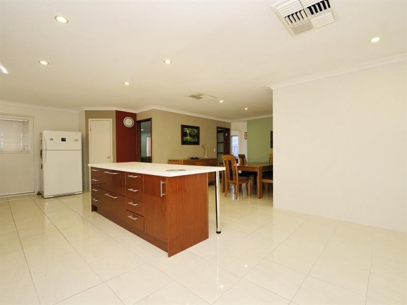 91 Bennett Street, Caversham WA 6055