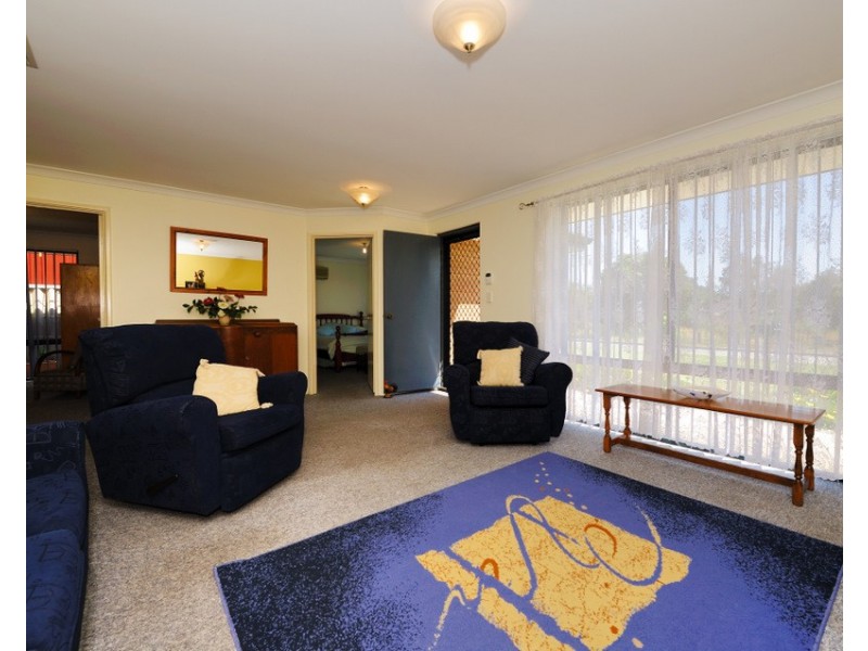 31 Brookside Gdns, Caversham WA 6055