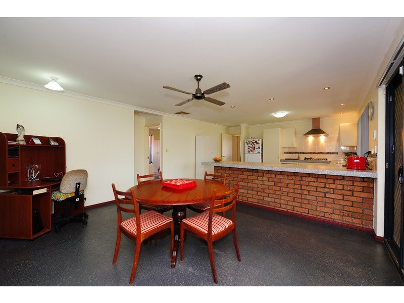 31 Brookside Gdns, Caversham WA 6055