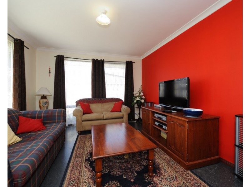 31 Brookside Gdns, Caversham WA 6055