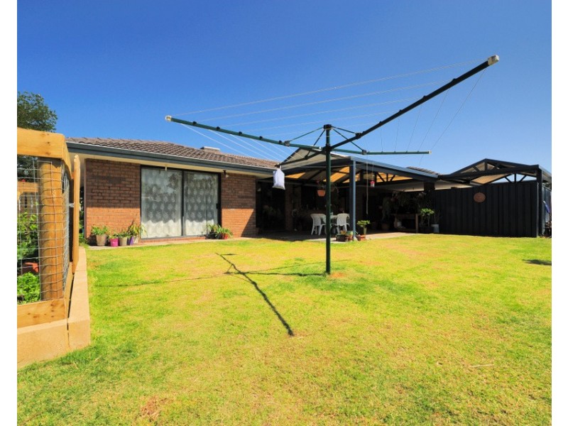 31 Brookside Gdns, Caversham WA 6055