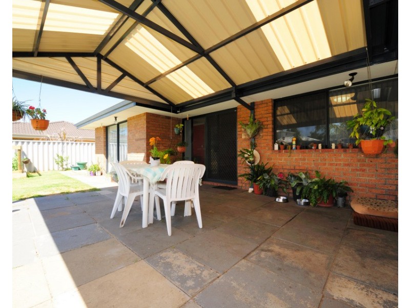 31 Brookside Gdns, Caversham WA 6055