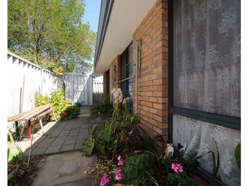 31 Brookside Gdns, Caversham WA 6055