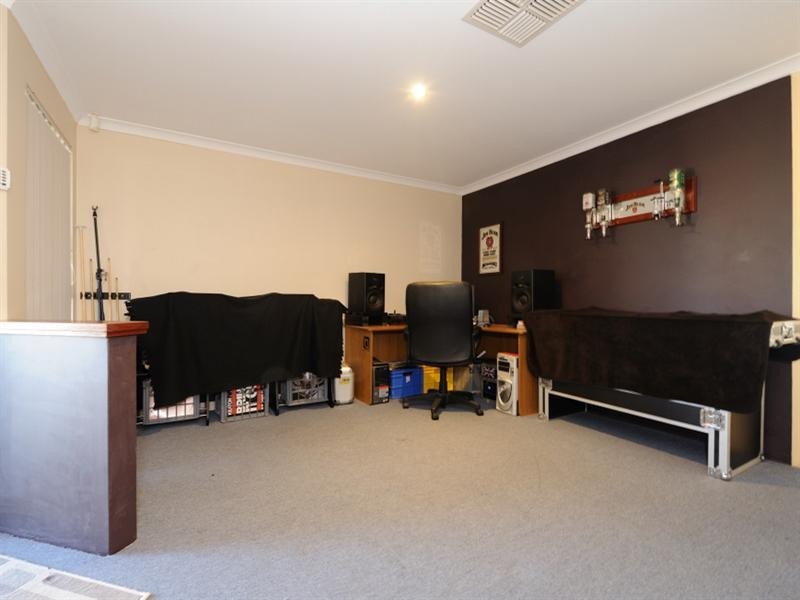 58 Gentle Circle, South Guildford WA 6055