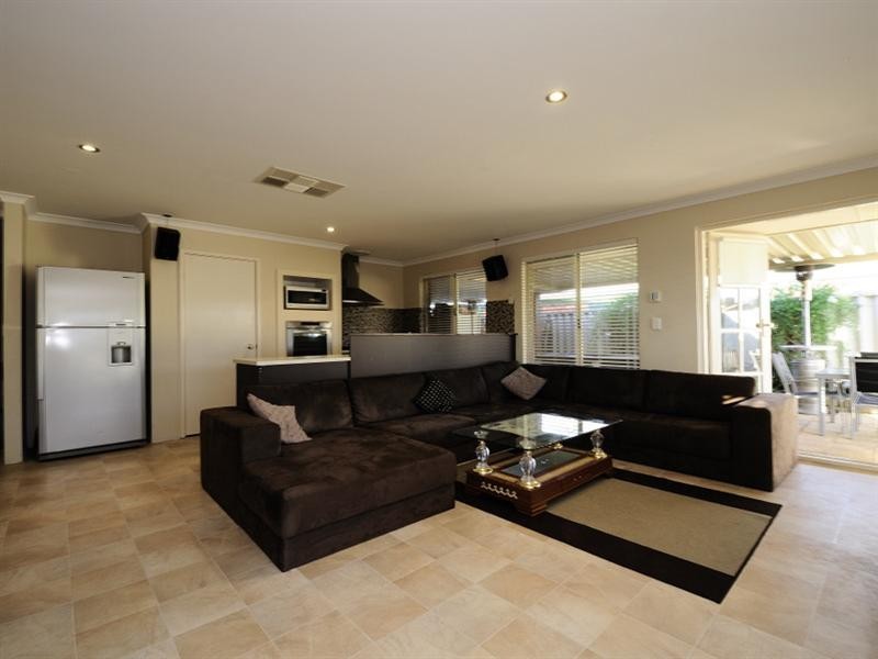 58 Gentle Circle, South Guildford WA 6055