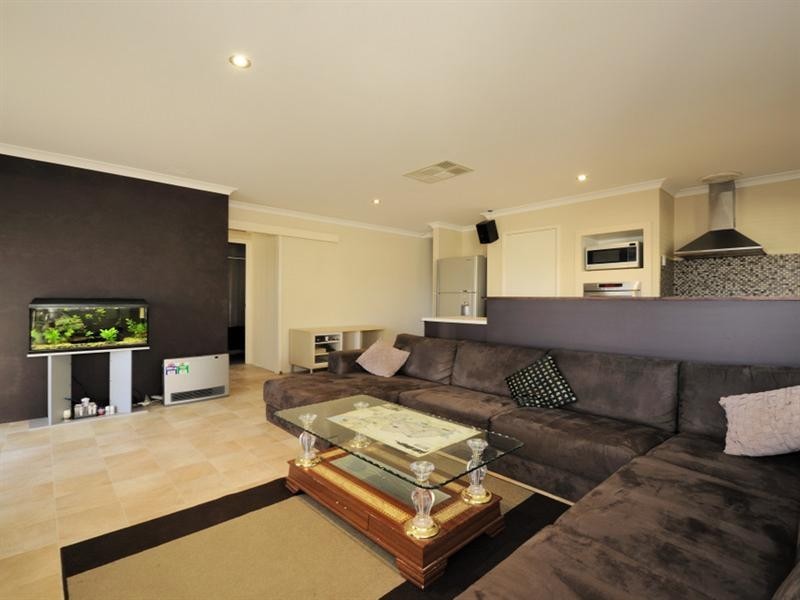 58 Gentle Circle, South Guildford WA 6055