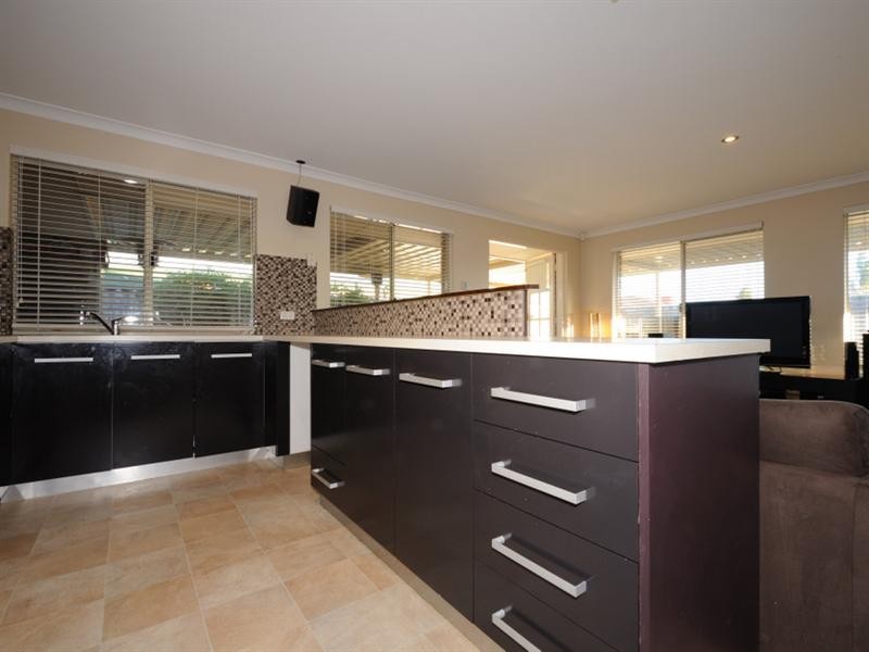 58 Gentle Circle, South Guildford WA 6055