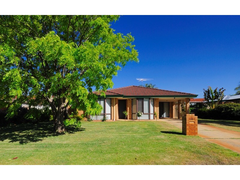 33 St Lawrence Drive, Beechboro WA 6063