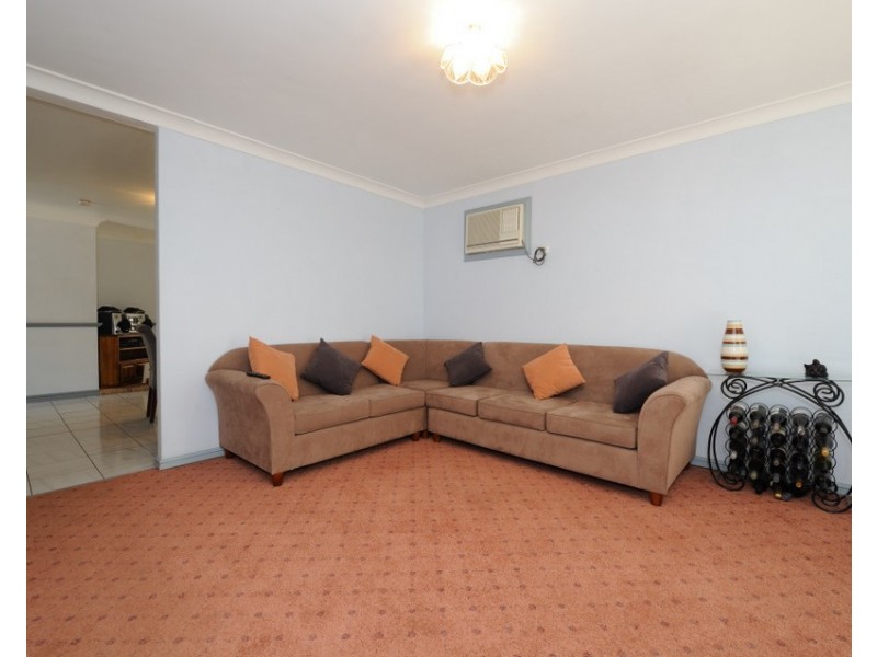 33 St Lawrence Drive, Beechboro WA 6063