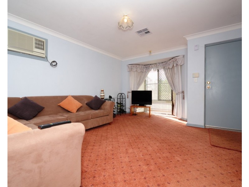 33 St Lawrence Drive, Beechboro WA 6063