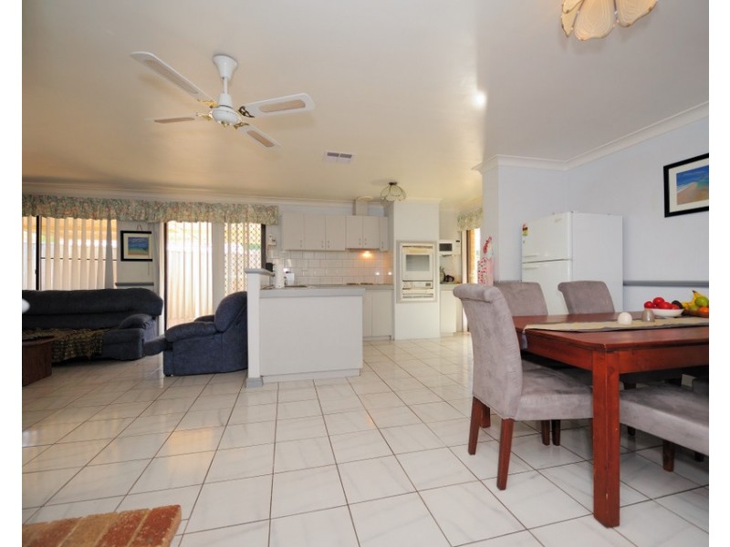 33 St Lawrence Drive, Beechboro WA 6063